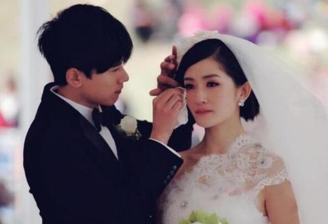 张杰第一次晒谢娜孕肚,张杰谢娜被网友偶遇