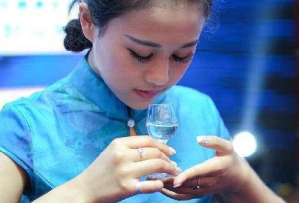 值得收藏的十大名酒,中国的老八大名酒的现状