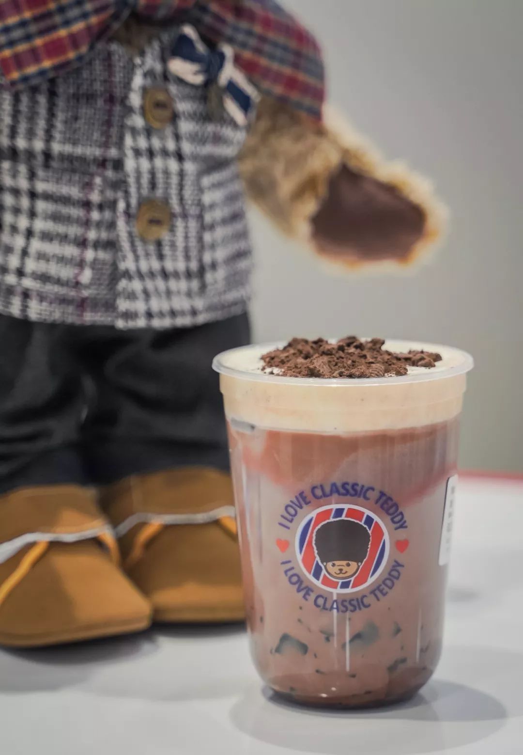 告别东方明珠、城隍庙，来上海这家暗藏100只泰迪的奶茶店