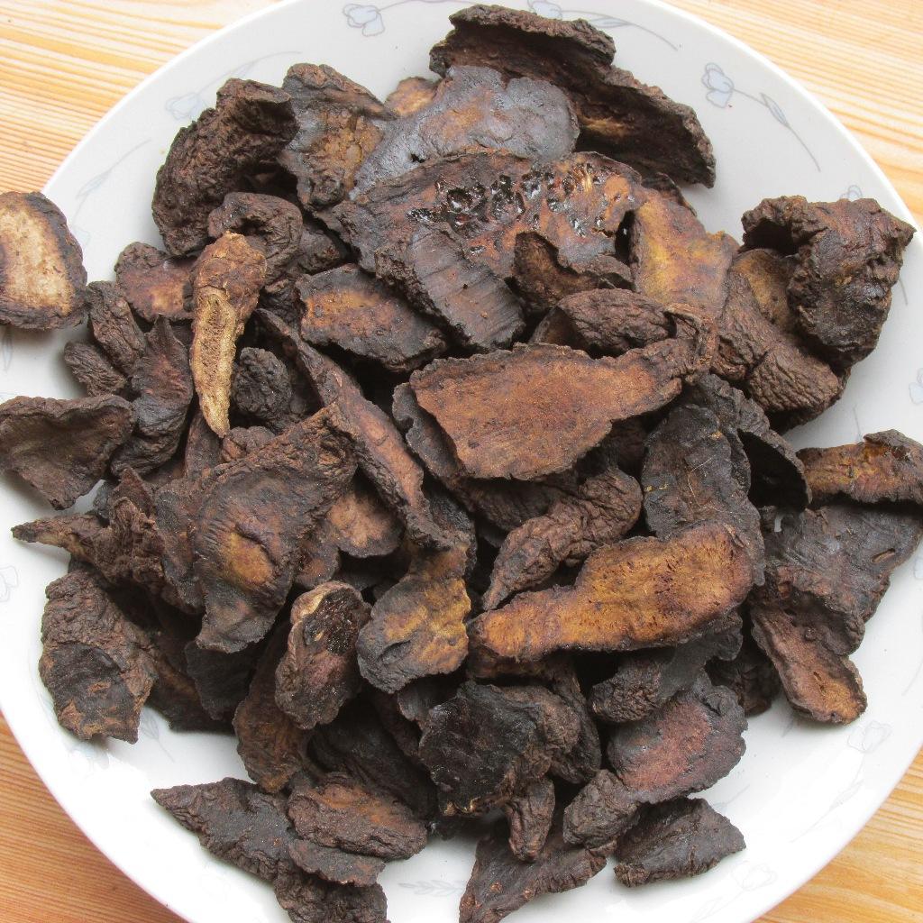 网友推荐的中药药酒，摇晃后真的很美，喝一口却不正常了