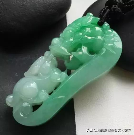 翡翠雕刻房子造型寓意,翡翠雕刻蚂蚁和虫子寓意