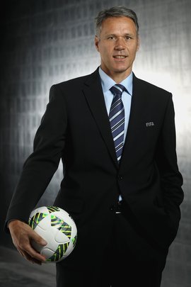 历届亚洲足球先生得主都有谁啊,历届国际足联普斯卡什奖得主