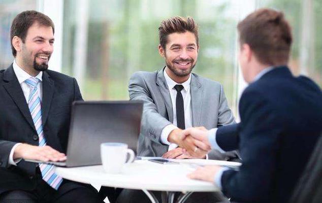 面试官：你捡了10万，失主说少了5万咋办？小伙高情商回答被录用