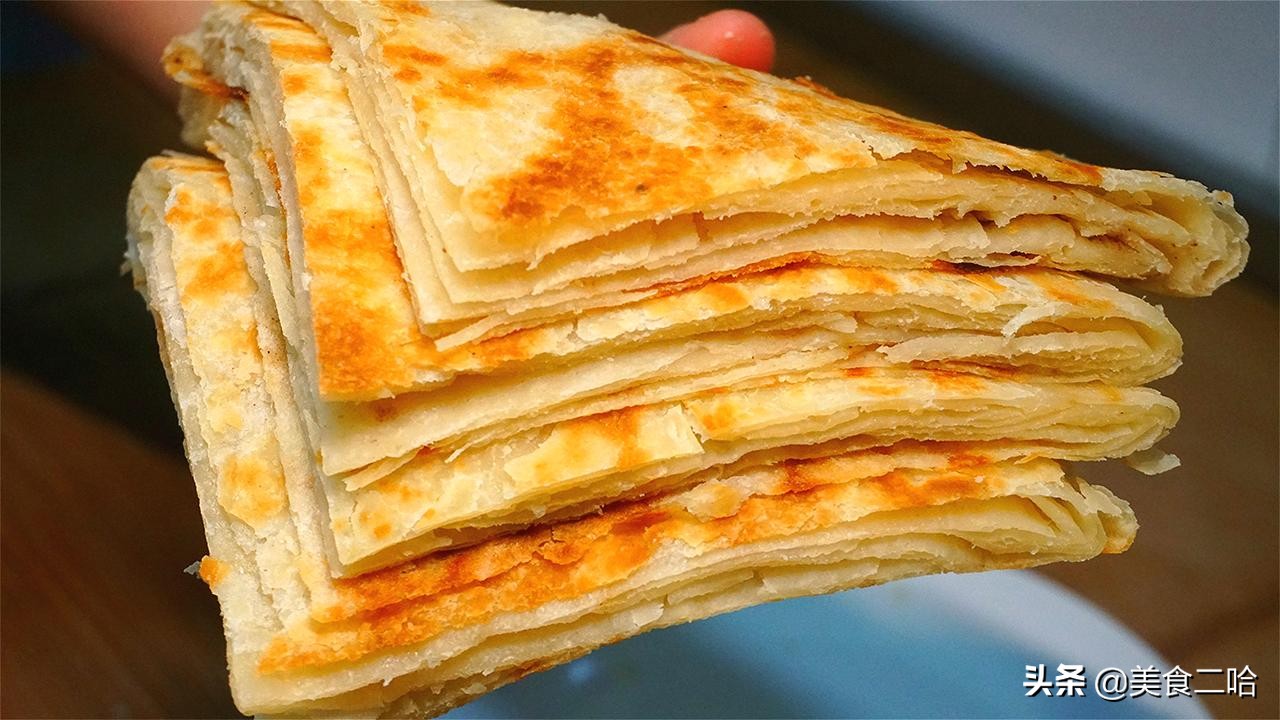 大饼表面干硬怎么回事,烙饼柔软起层有秘诀教你这3个