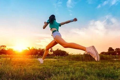 教练健身骗局揭秘新闻视频,健身圈公认的十大最无脑谣言