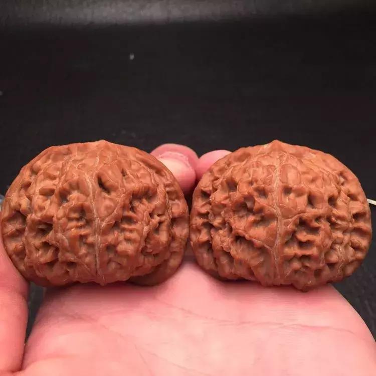 文玩核桃应该是先包浆还是先上色,文玩手串核桃怎么上色快包浆快