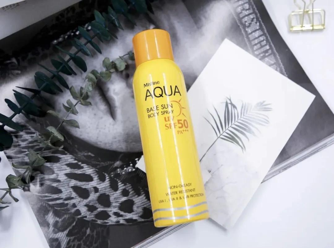 王一博肖战防晒喷雾,李现王一博用防晒喷雾