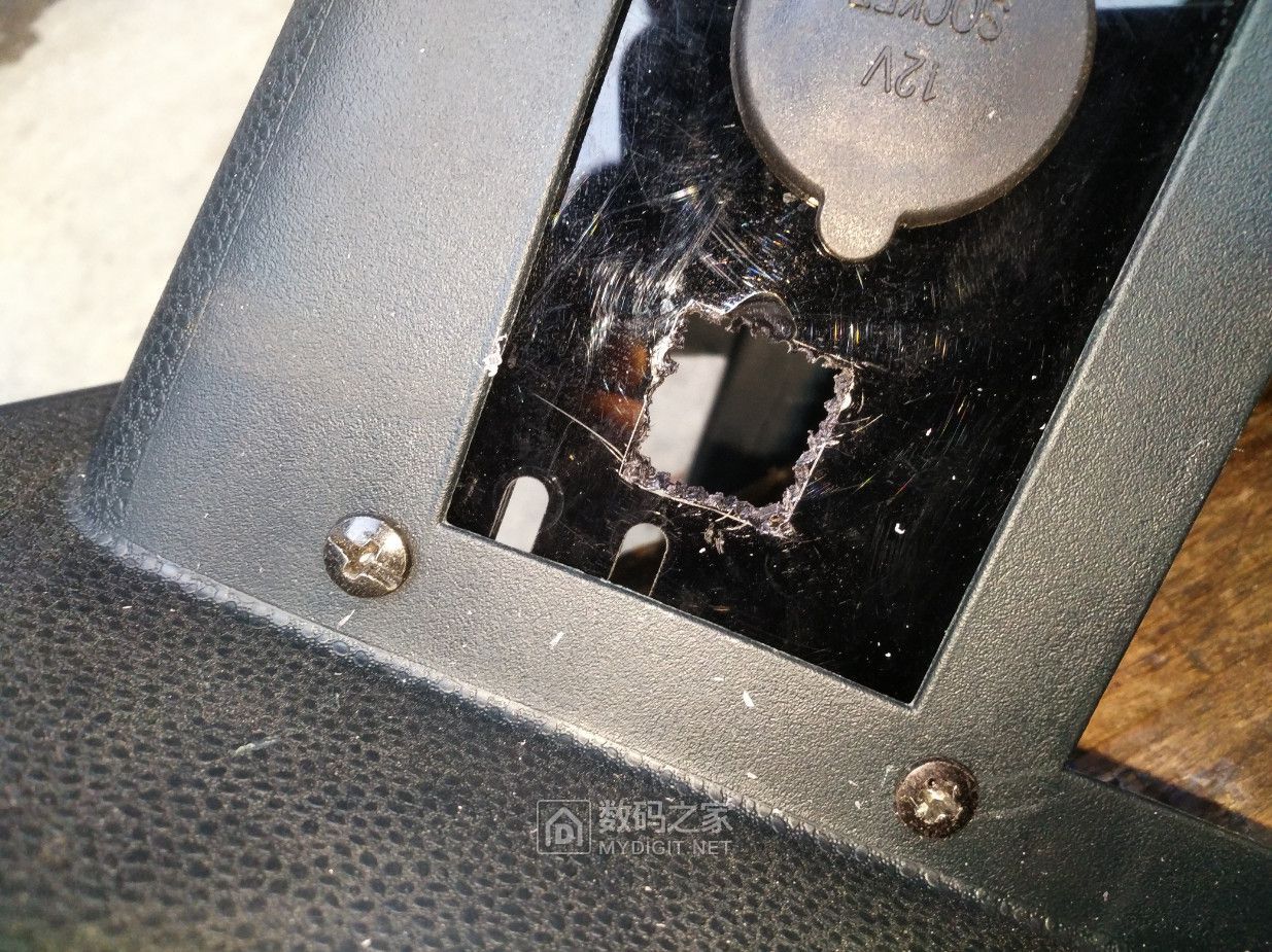 福特嘉年华点烟器拆装,福特嘉年华拆点烟器