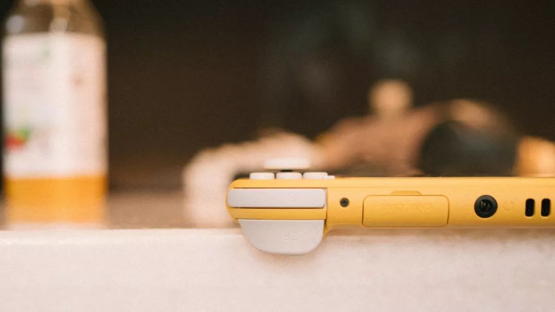 switchlite买硬破还是普通的好,现在买switchlite合适吗