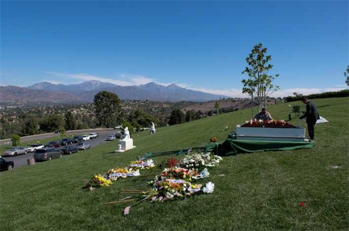 美帝新“死法”，5500美元把人尸体变成花肥，值不值？