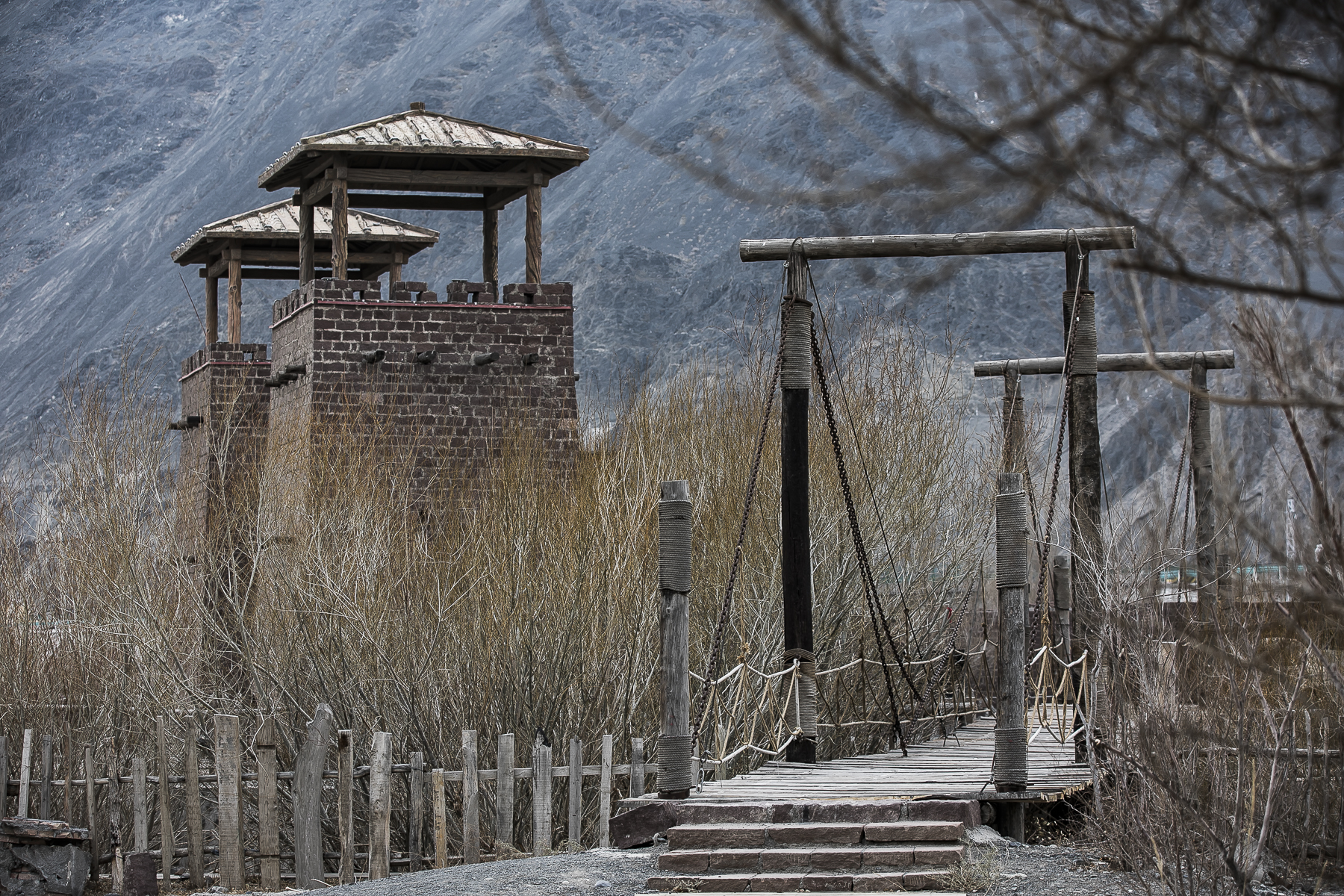 王洛宾写的达坂城姑娘美如画,王洛宾进新疆