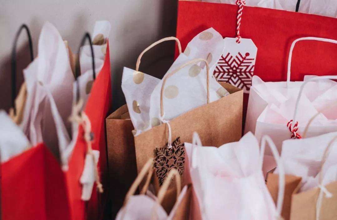 出国带东西回来要缴税吗,出国帮人带东西的后果