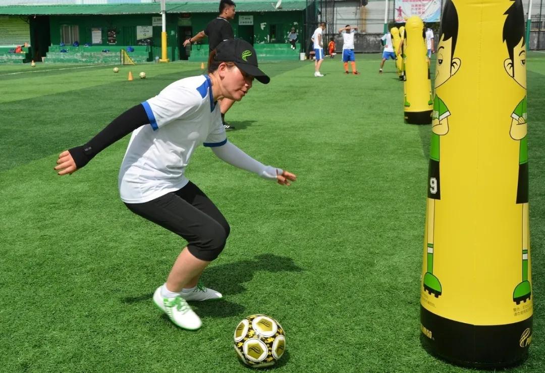 校园足球该如何快速发展1000字,校园足球发展目标及规划