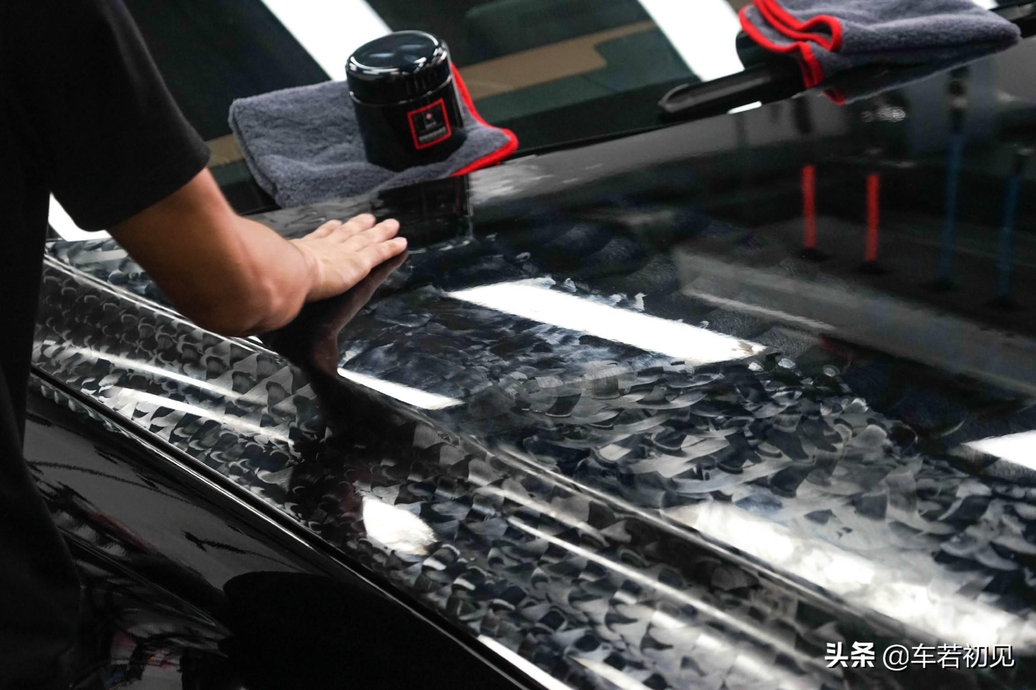 汽车打蜡和镀晶到底有什么区别？哪个效果更好呢？