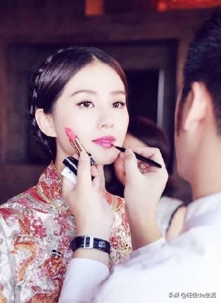 刘雯红唇造型,刘雯最新口红色号