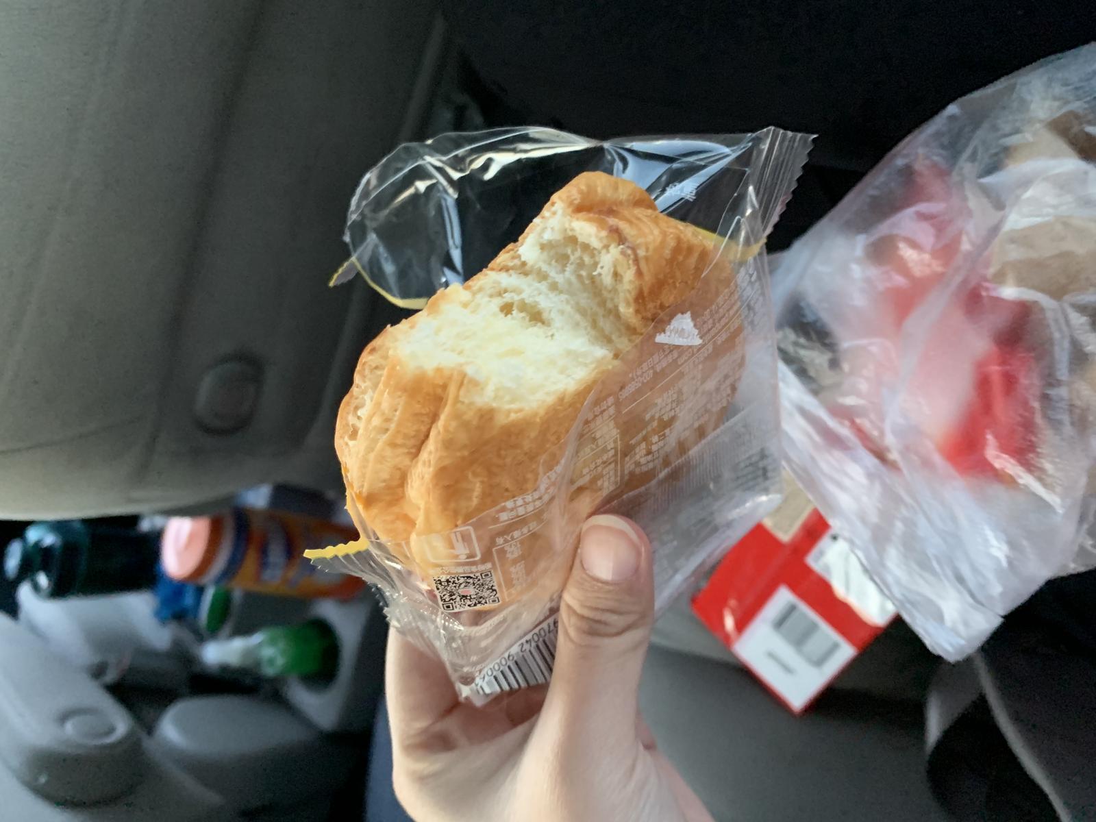 终于！经历了约30小时，这位深圳女留学生从纽约飞回了深圳