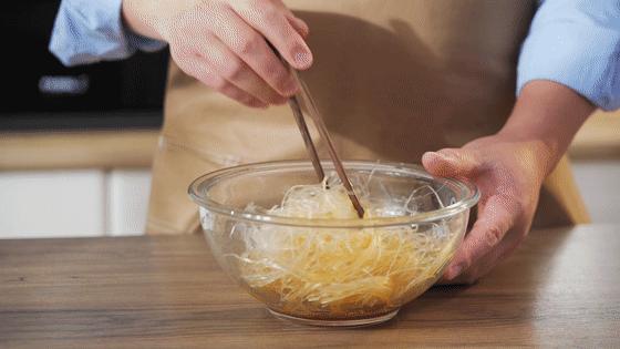 烧烤蒜蓉烤扇贝的做法视频教学,胶东大厨蒜蓉粉丝扇贝的正宗做法