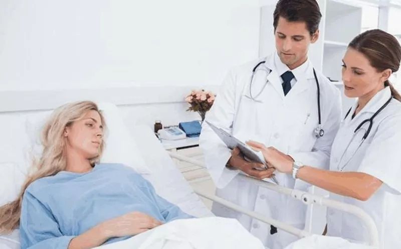 癌症后期怎么抉择,癌症病人怎么选择放疗还是化疗