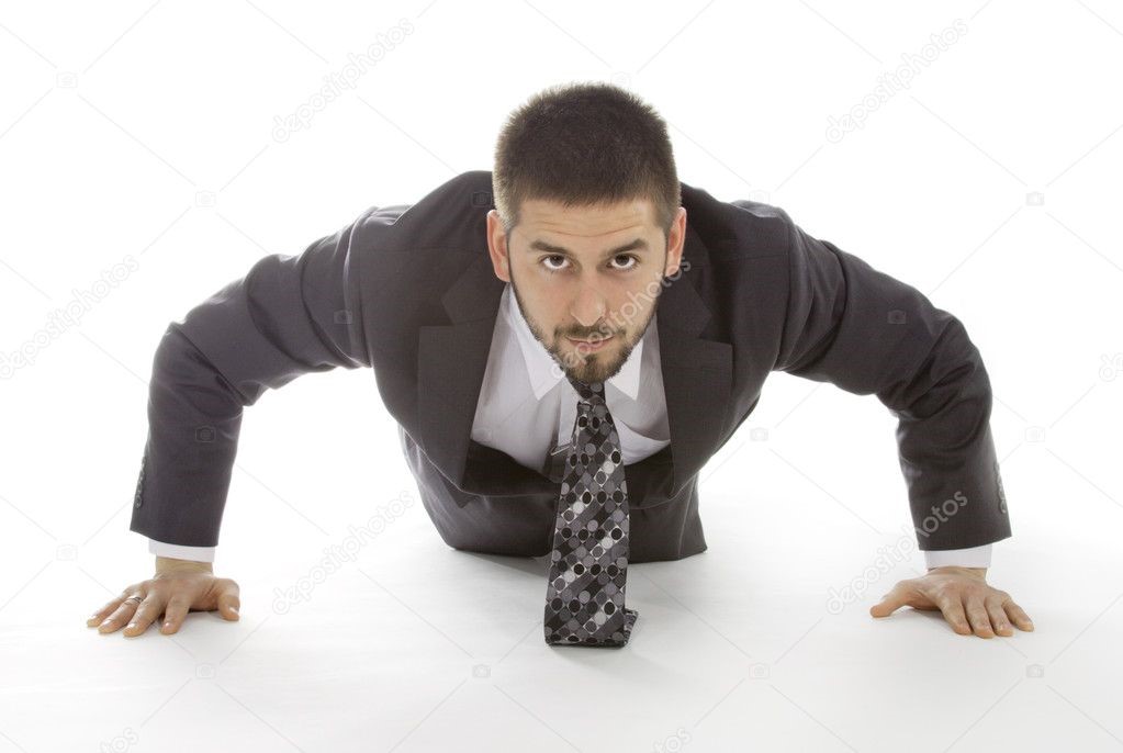 提高台风舞台表现力,装腔作势提高士气