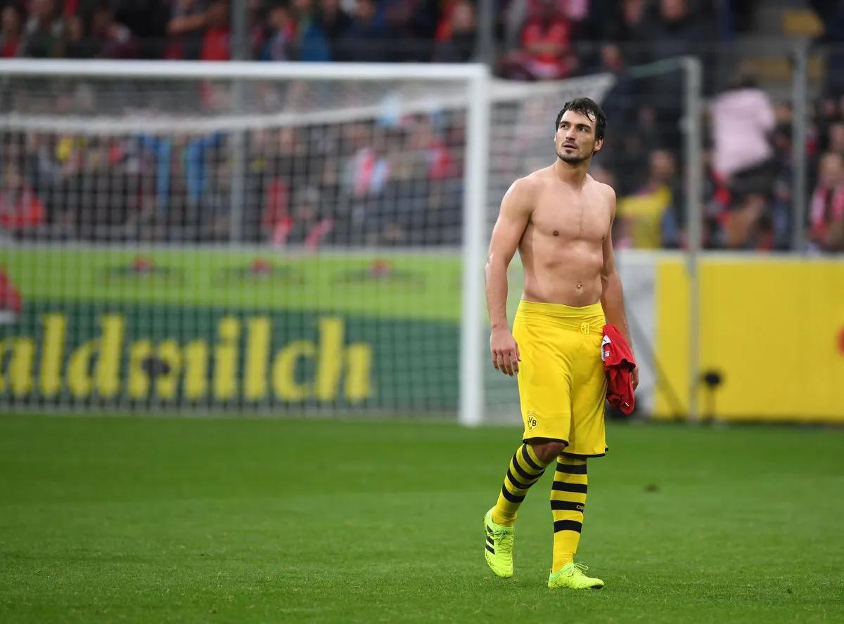 当今足坛十大边后卫排名,2019足坛十大顶级中后卫