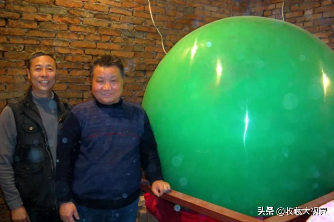 陕西男子挖到夜明珠如今成了路灯,陕西男子在罗布泊挖到六吨夜明珠