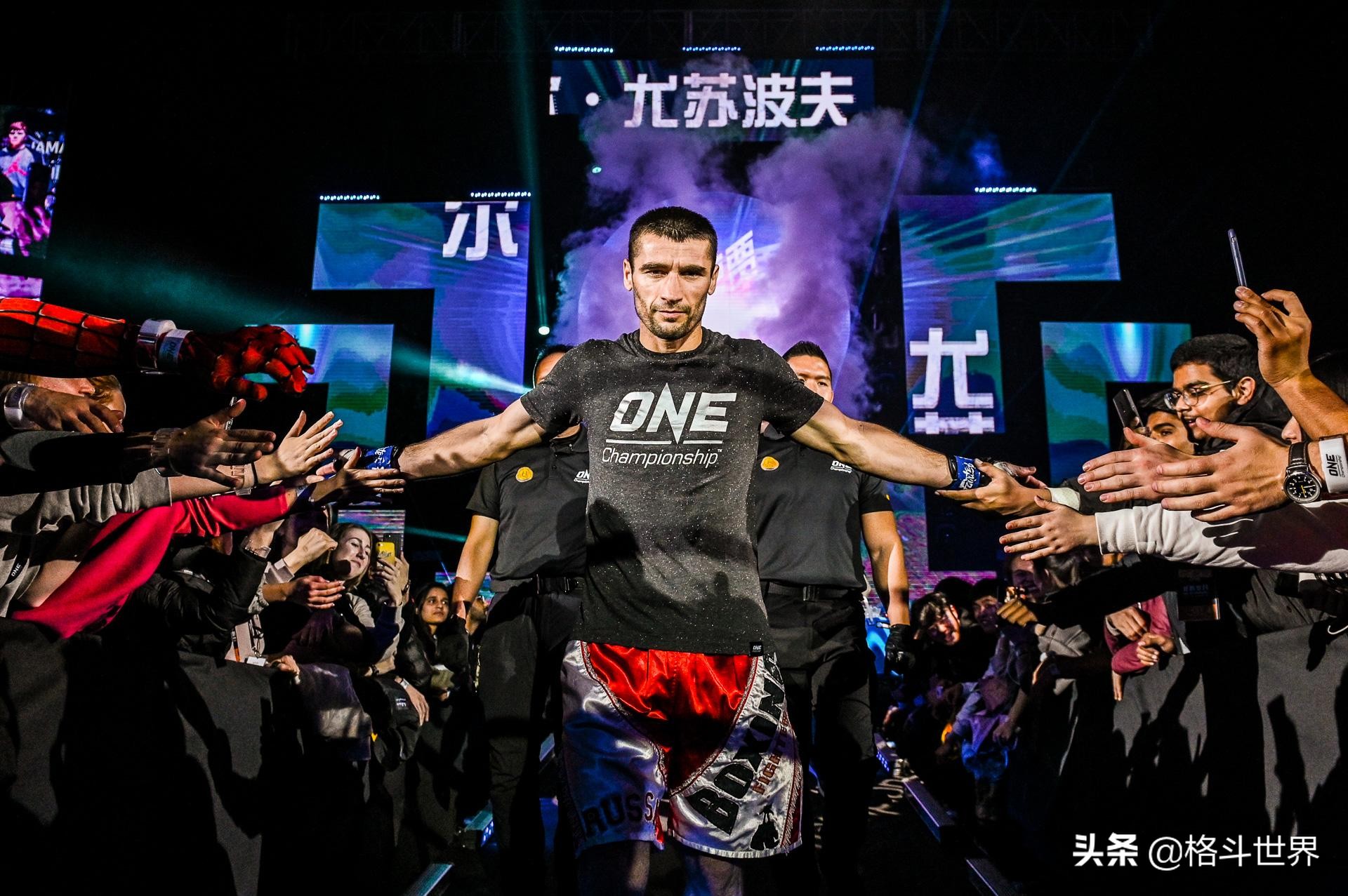 强弩之末，泰拳天王又被爆冷KO，雅桑克莱遭遇十年最惨一败