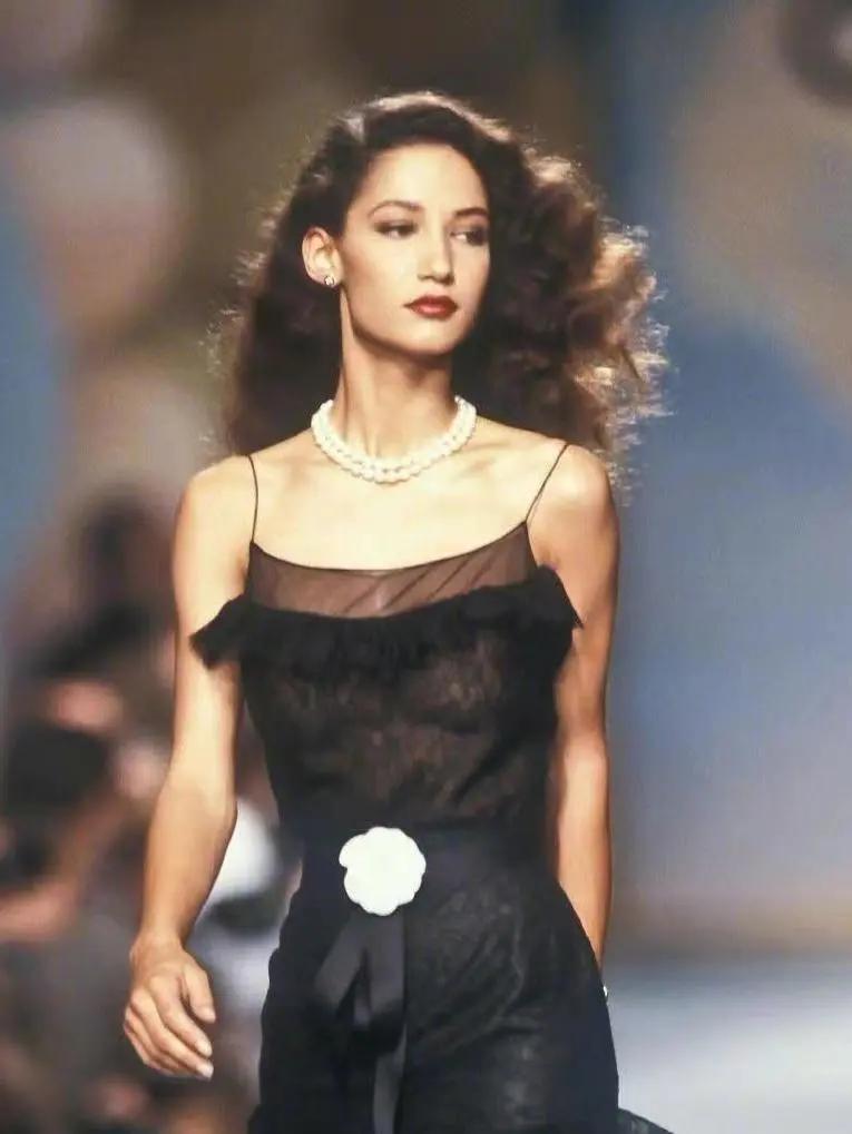 钟楚曦耳环高清图片,钟楚曦耳饰特辑