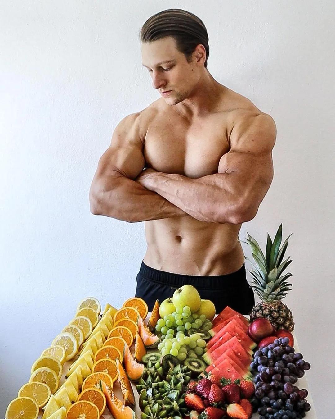 90后奶爸搞怪哄娃,肌肉奶爸带娃路人反应