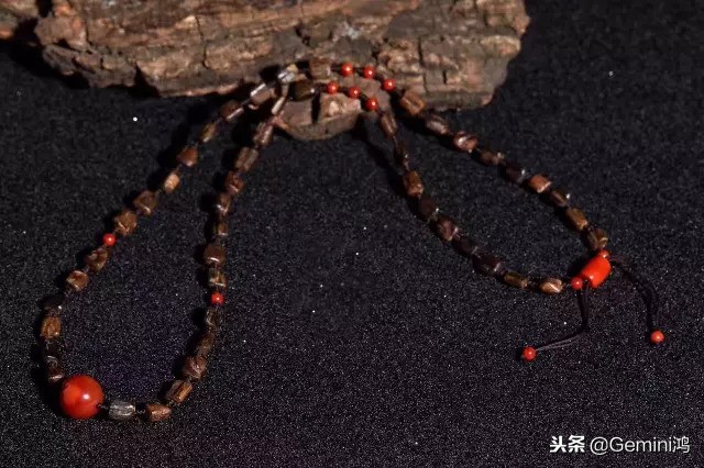 十二生肖适合戴什么材质手串,什么属相不能戴紫金鼠手串