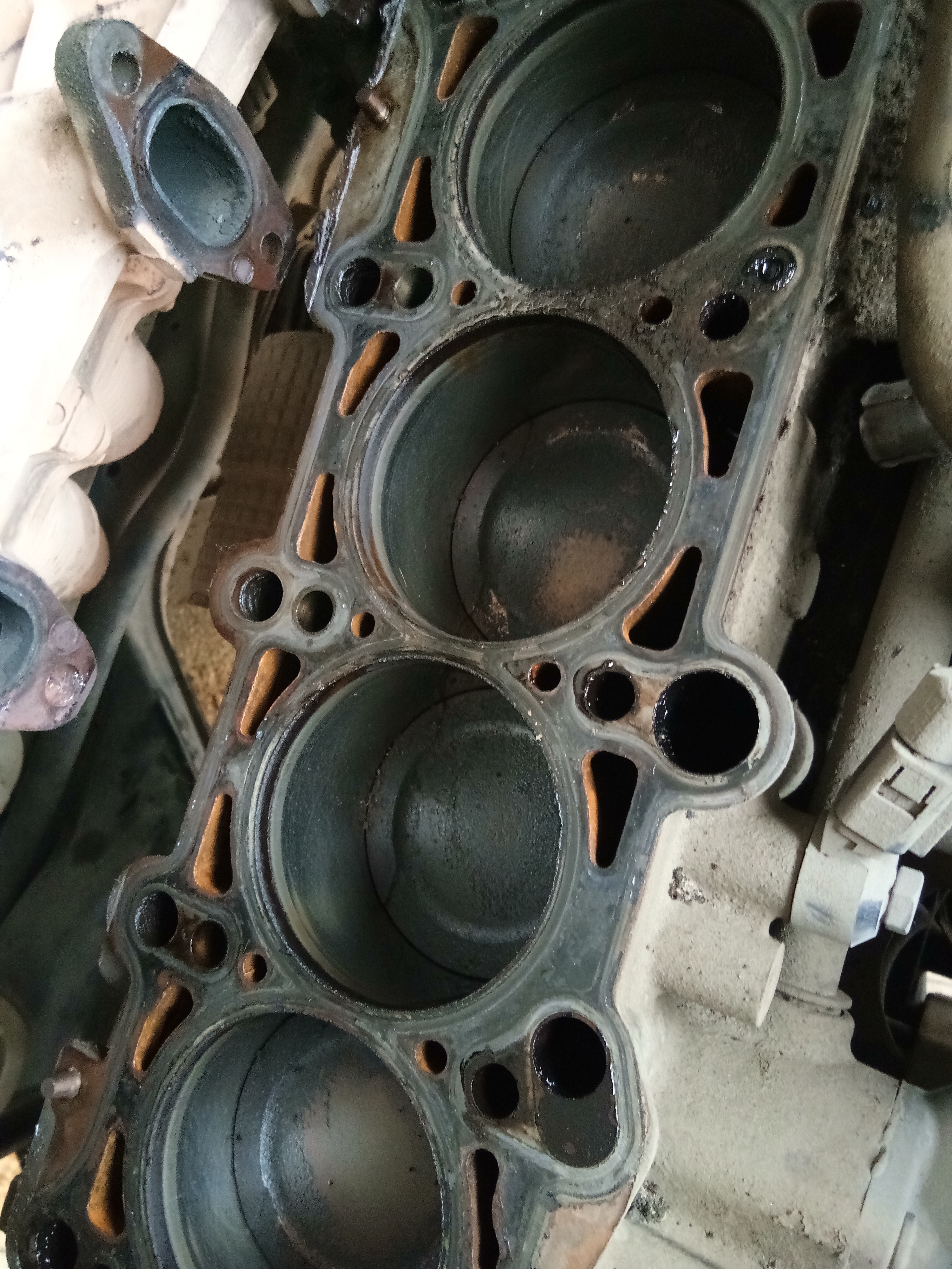 冬天冷车启动发动机舱异响,发动机冷车启动异响过一会就正常