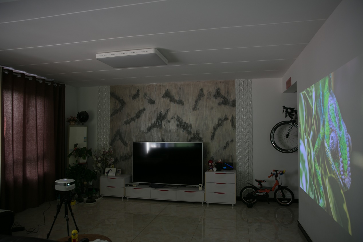 坚果j9白天测试,坚果j9幕布