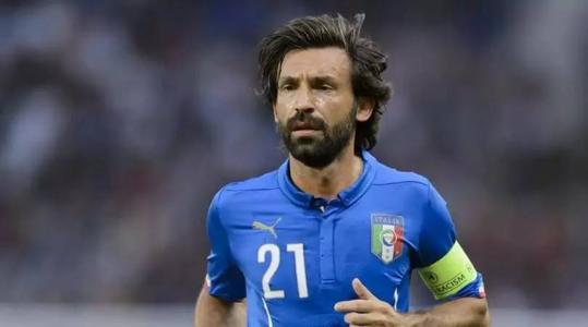 精准长传和低空传球,皮尔洛销魂长传