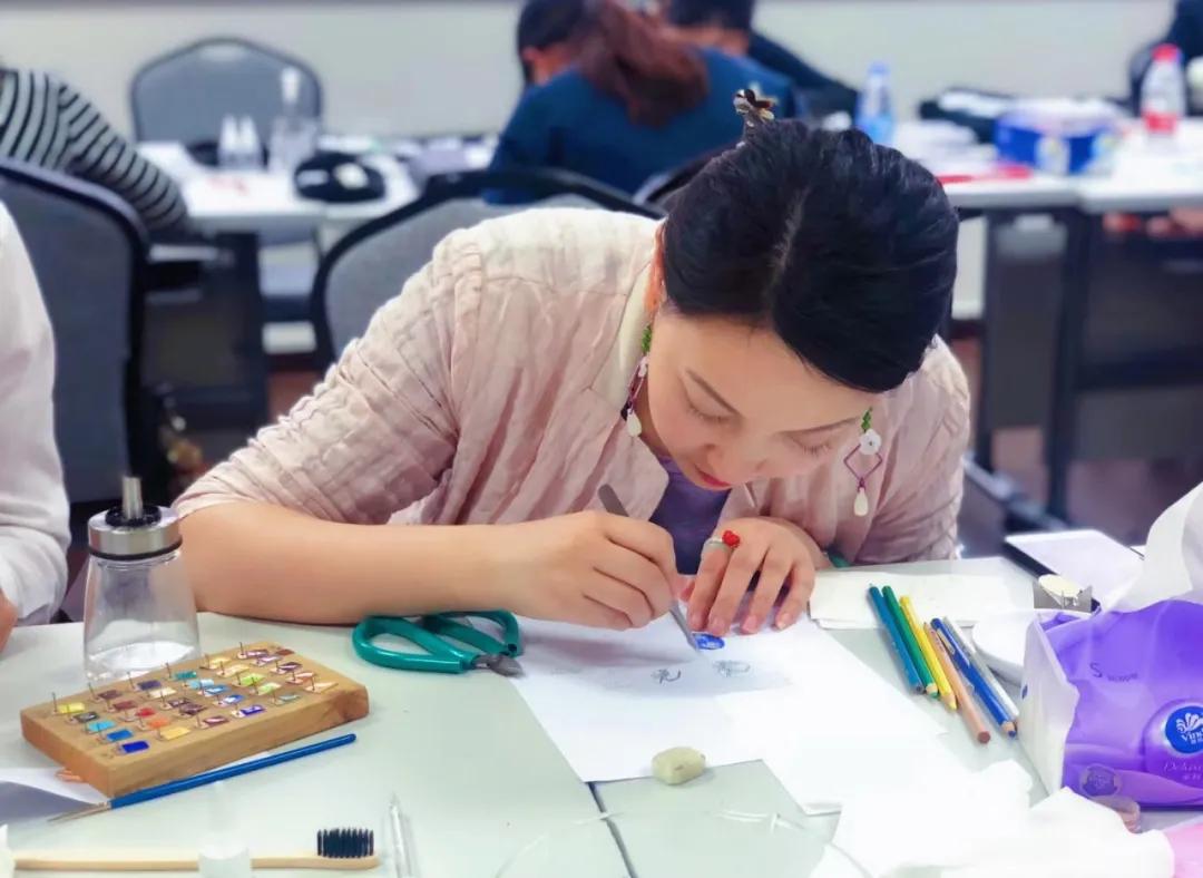 珐琅彩的珐琅是什么,大明火珐琅和微烩珐琅