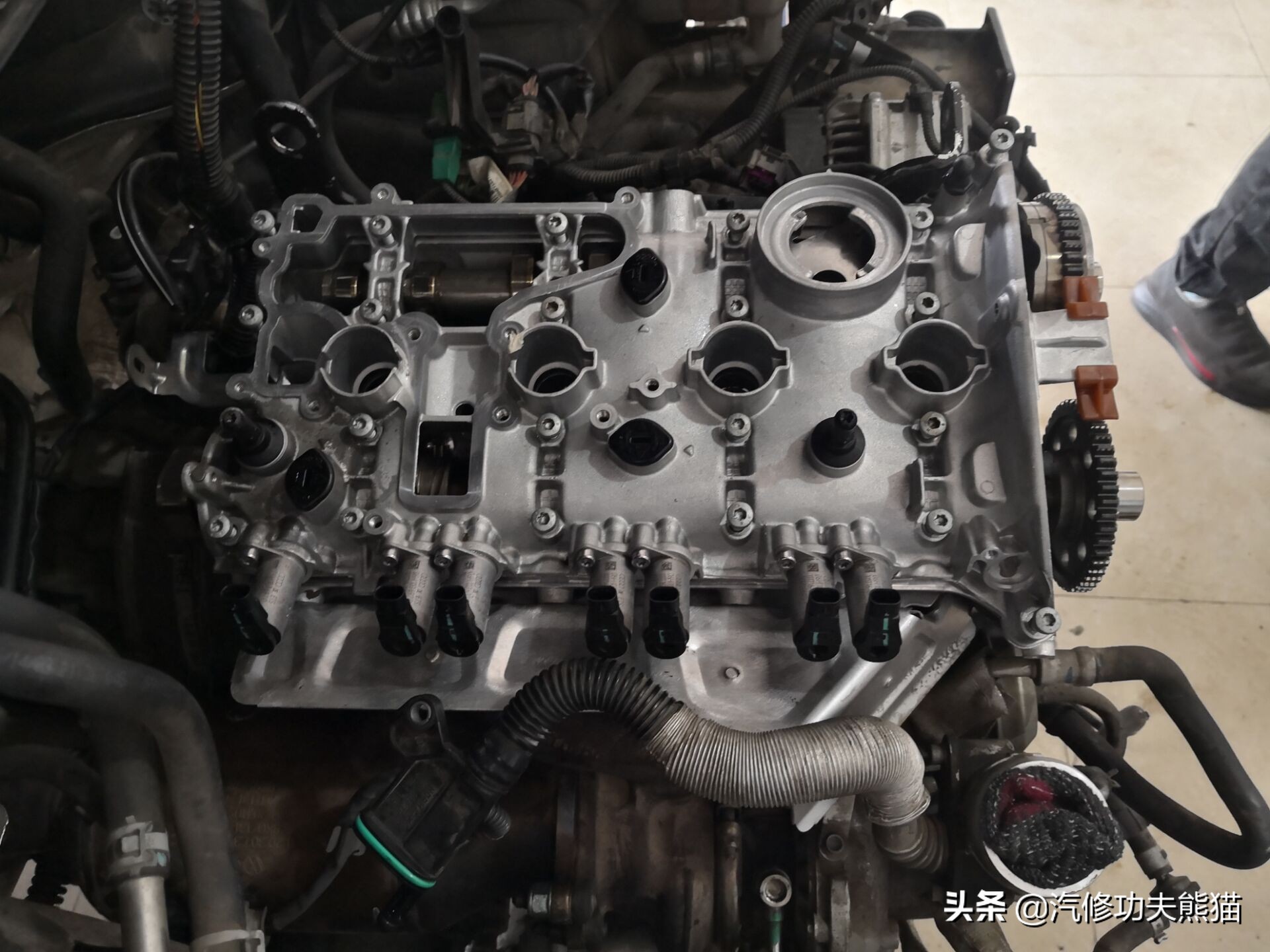 奥迪q5烧机油狂飙,奥迪q5烧机油且发动机抖动