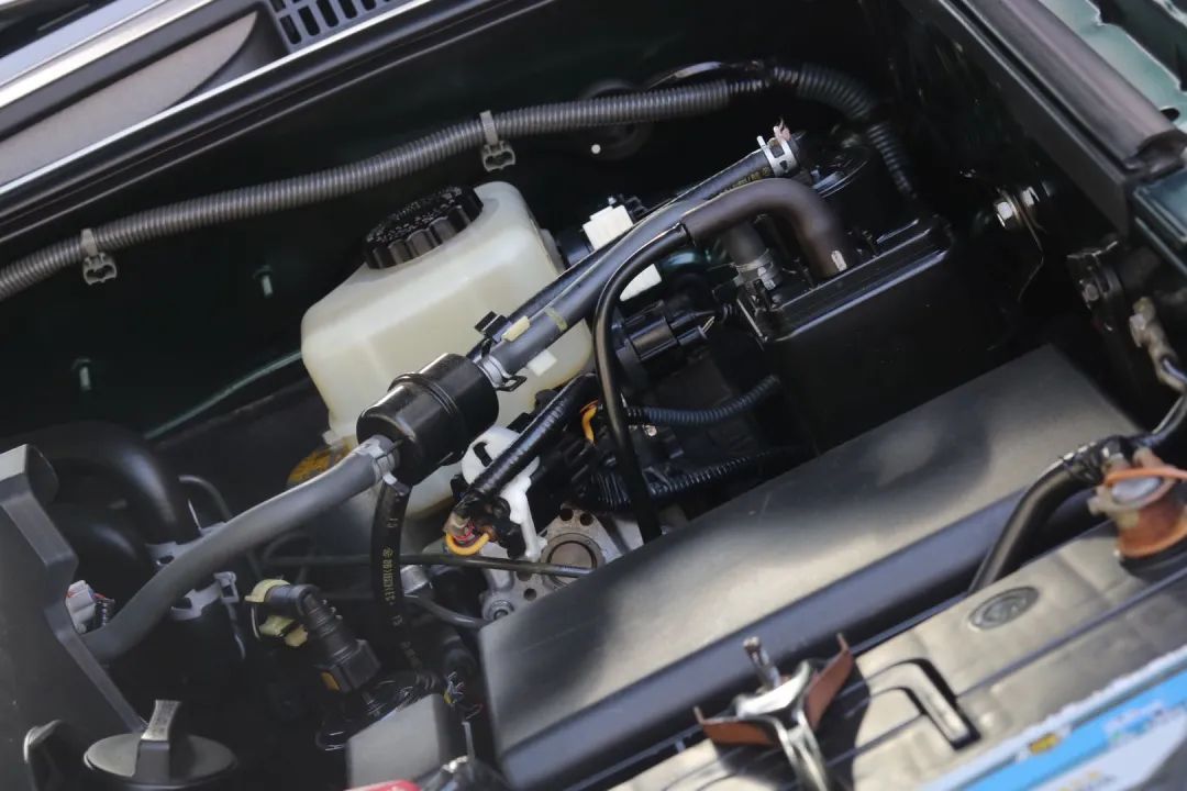 经典老车丰田lc90翻新复活,老款普拉多120翻新