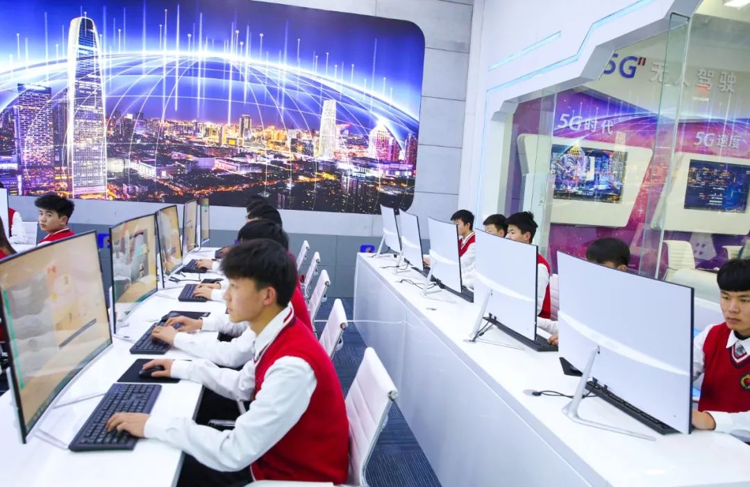 软件开发的一年赚多少钱,软件开发行业是怎么赚钱的