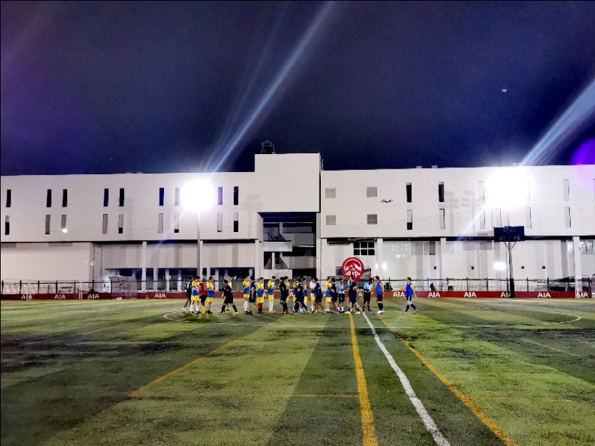 11月5日金边AIA球场中全华商足球队VS柬埔寨国防队！