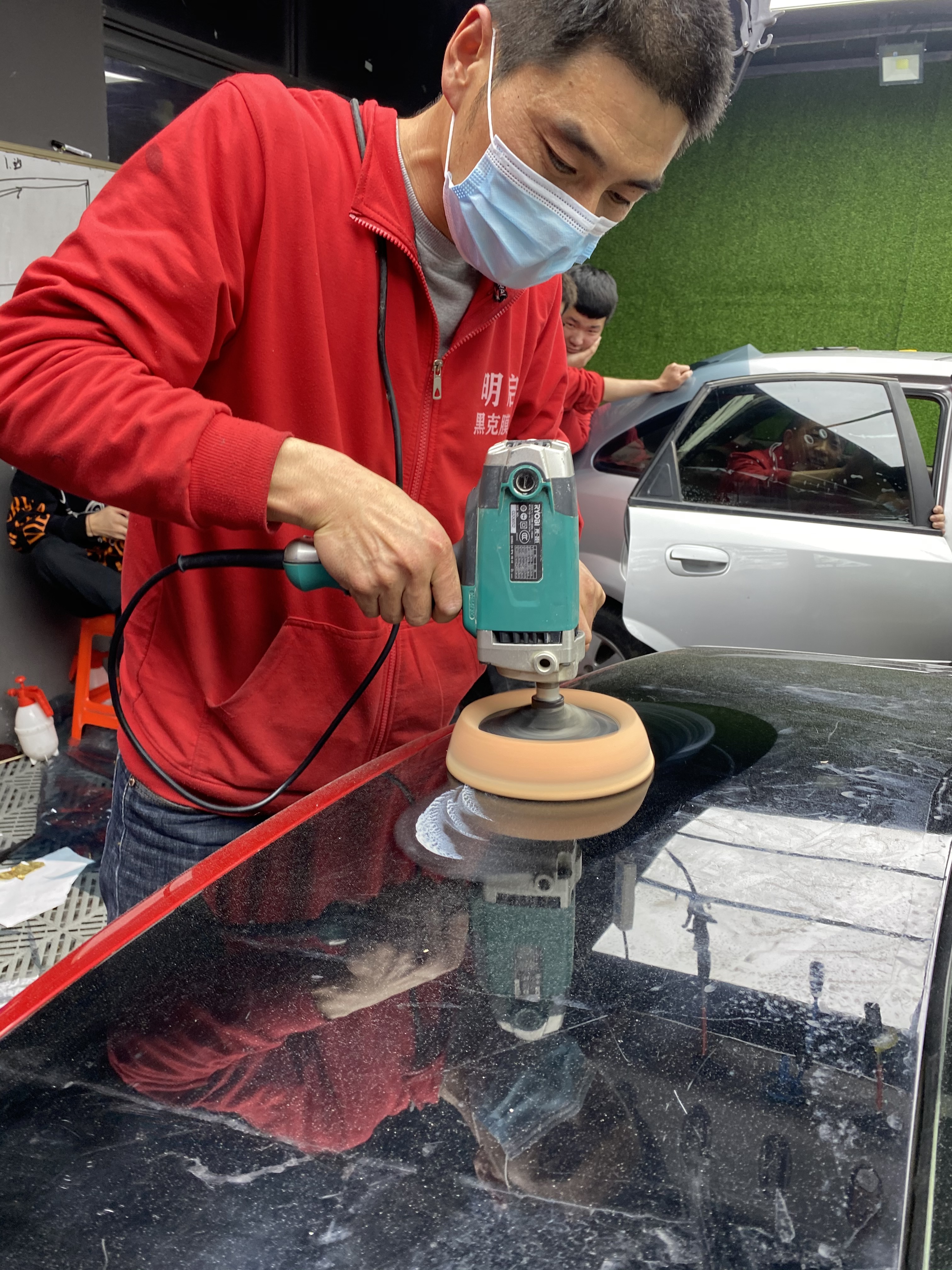 汽车抛光能去掉划痕吗,汽车美容店抛光一下多少钱
