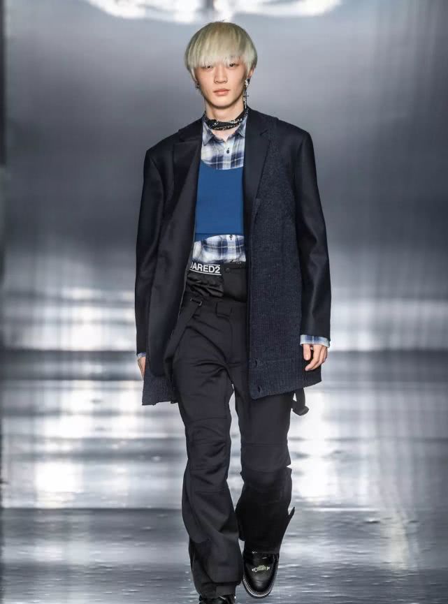 把裤子穿在肚脐上面会怎么样,把裤子扎进腰里的穿搭