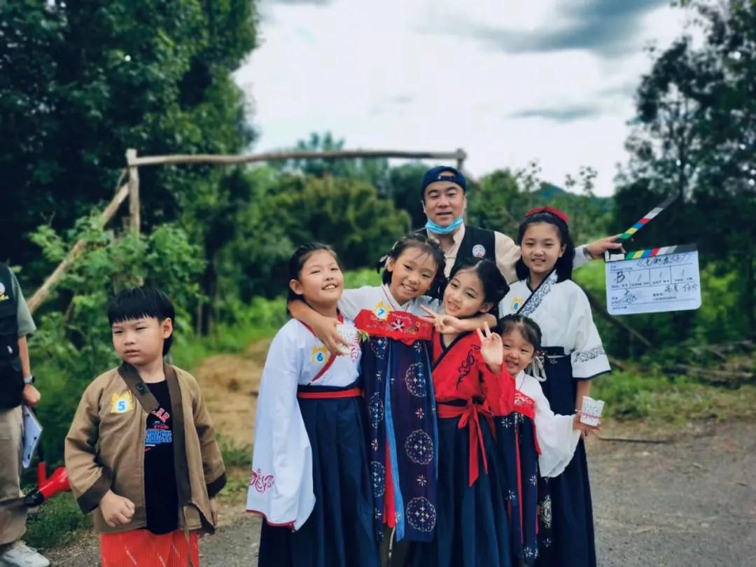 大地风景乡村振兴实验基地大吉祥村迎来本草小象馆加盟