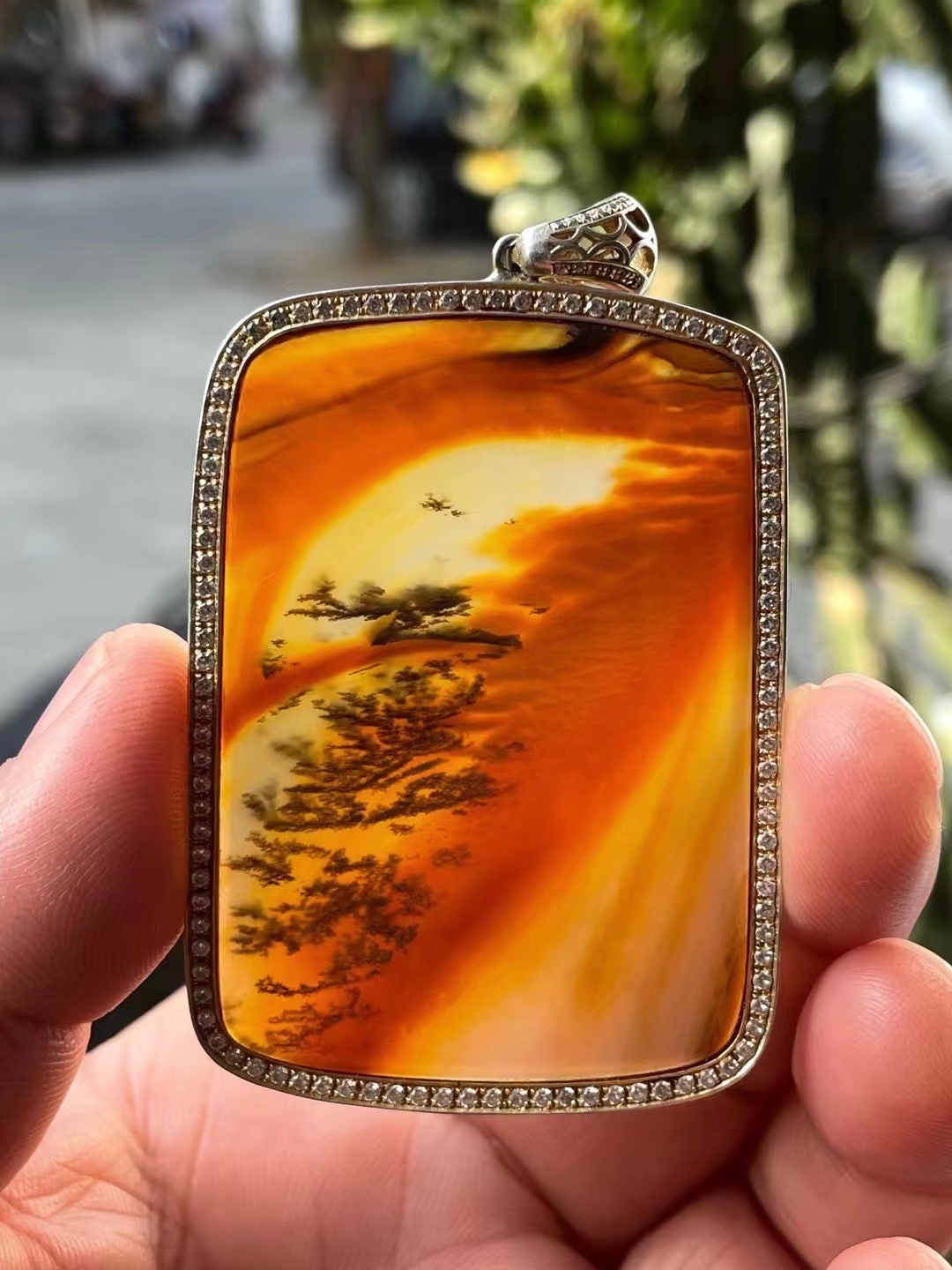 国玉黄龙玉水草花,黄龙玉水草花与海洋玉髓