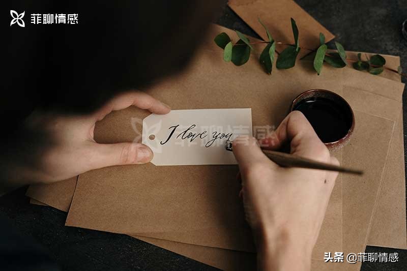 四个小技巧让男人主动追求你,如何吸引男人并让男人主动追求