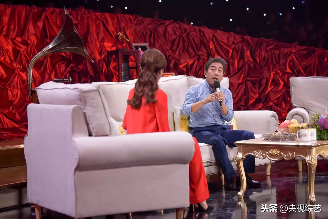 赵忠祥年轻岁月,赵忠祥汪涵朗诵