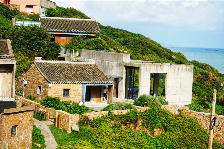 嵊泗海岛上有个漂亮的房子，无敌海景，吴彦祖用31天改造而成