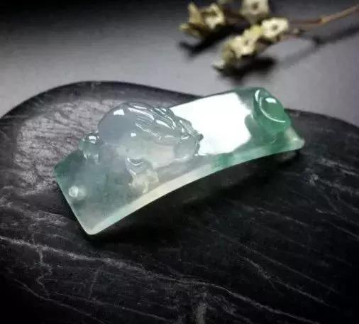 戴起来最舒服的腕饰是它！不是手镯，更不是手串，猜到了吗？