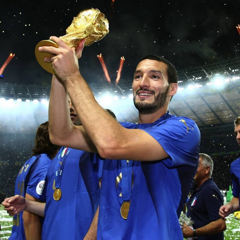 巴乔接班人屈就左后卫？意大利伟大左后卫其实踢不了10号被淘汰