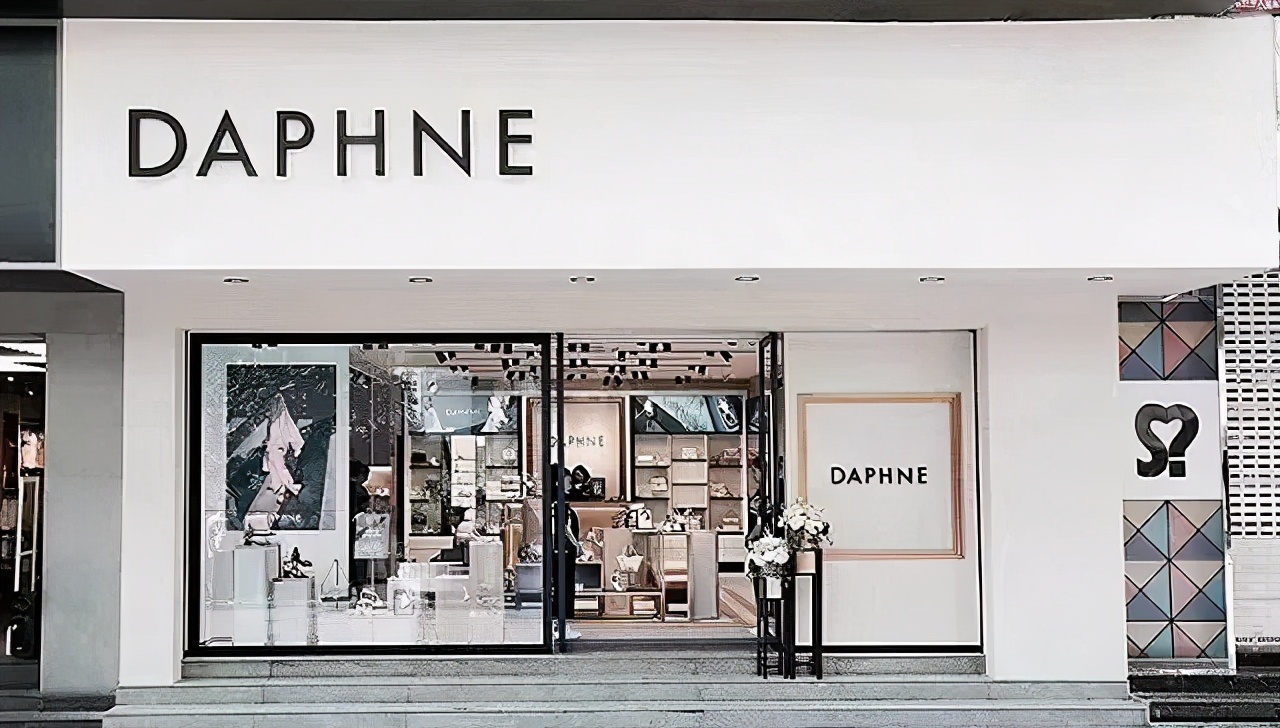 市值蒸发3500亿关店300家,市值蒸发3500亿突然关店300家