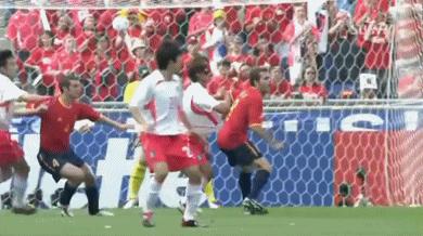 普约尔再回忆02年世界杯：赛前教练早就提醒裁判问题，但还是输了