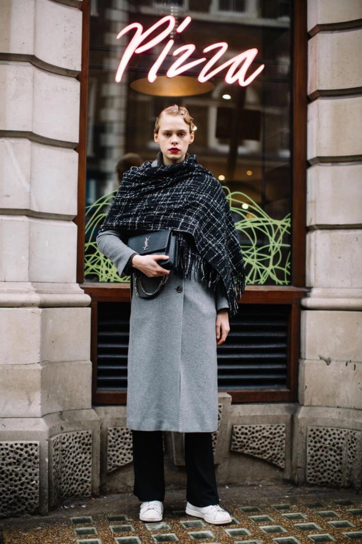 多种系法围巾女款配大衣,搭配大衣超美的一款围巾系法