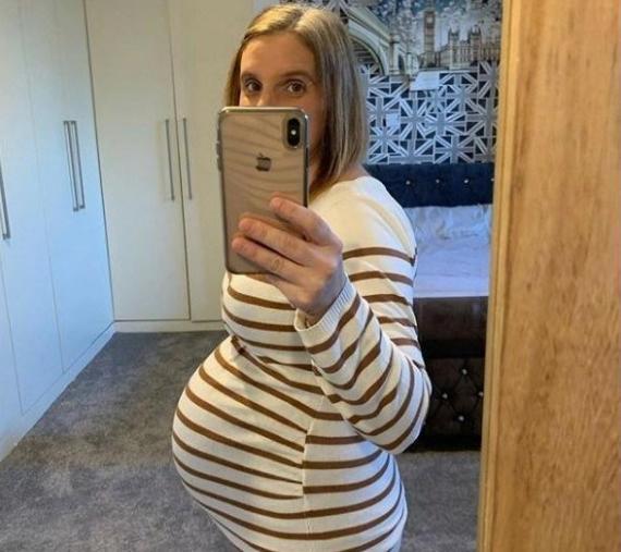 女性20岁生育好吗,女性最佳生育年龄曲线图